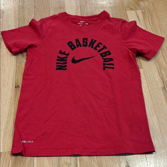 Nike Boys Red Short Sleeve Dri-FIT Tee Size S - Picture 1 of 4